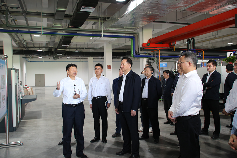 中共蚌埠市委書(shū)記黃曉武一行蒞臨公司觀(guān)摩考察